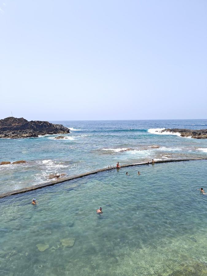 Cozy Apartment In Front Of The Natural Pools El Pris Bagian luar foto