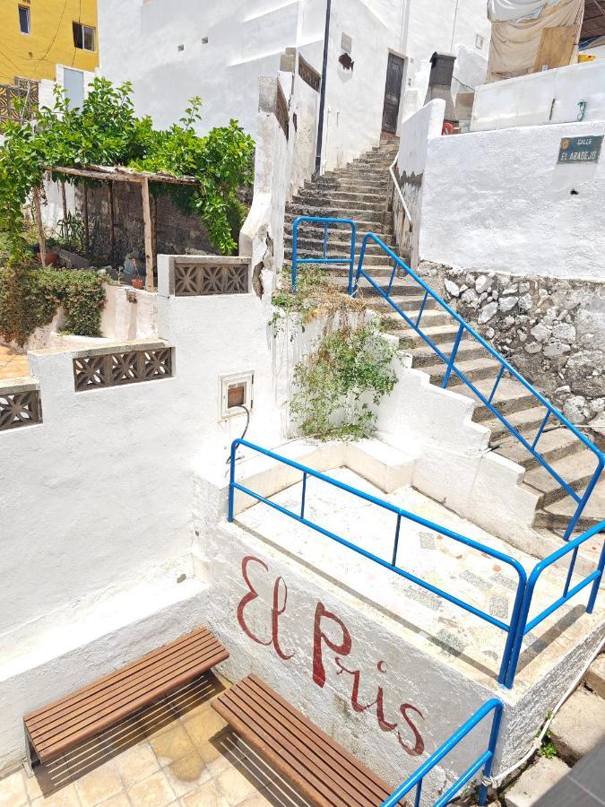 Cozy Apartment In Front Of The Natural Pools El Pris Bagian luar foto