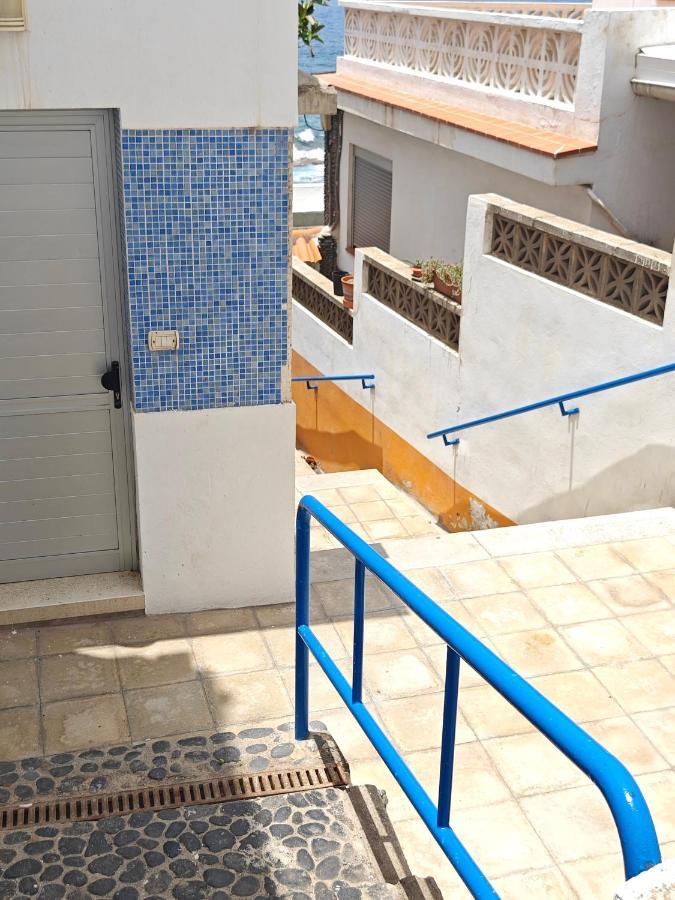 Cozy Apartment In Front Of The Natural Pools El Pris Bagian luar foto