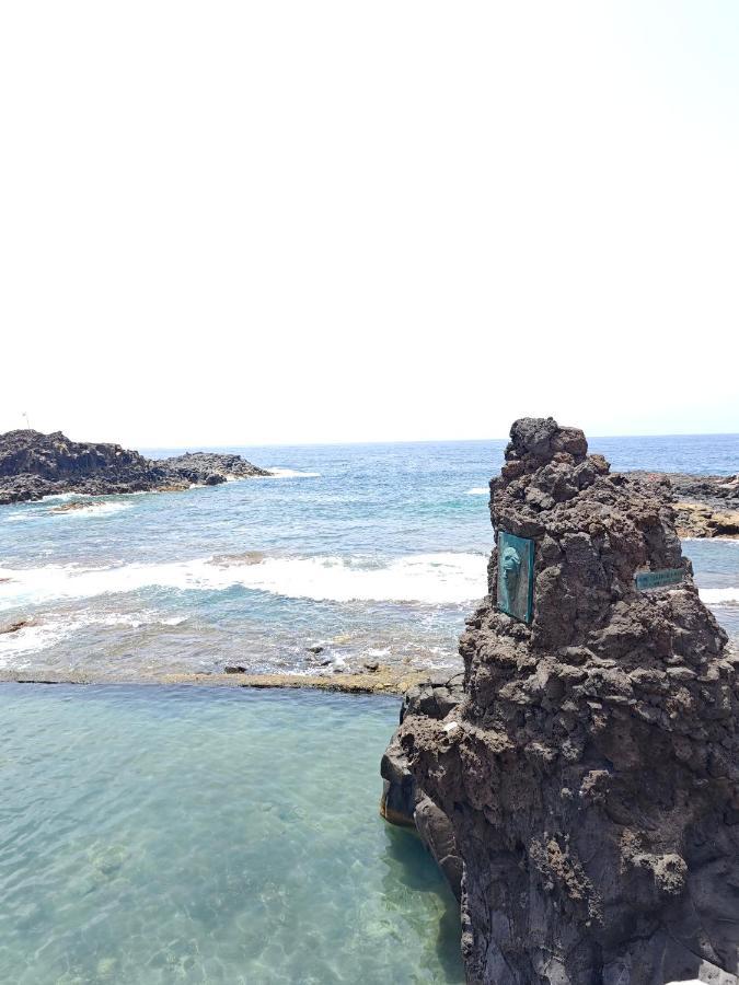 Cozy Apartment In Front Of The Natural Pools El Pris Bagian luar foto