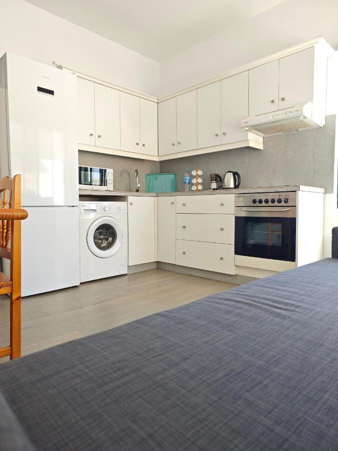 Cozy Apartment In Front Of The Natural Pools El Pris Bagian luar foto