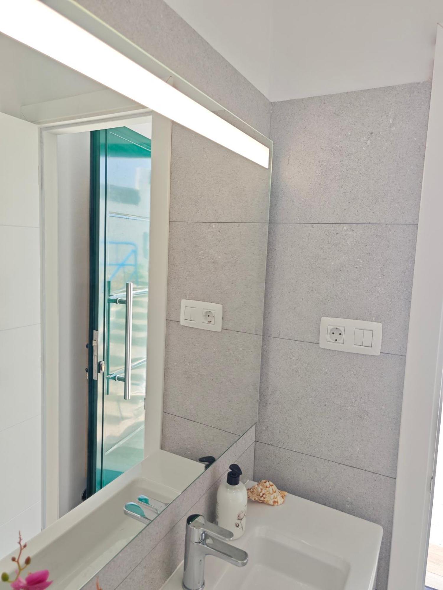 Cozy Apartment In Front Of The Natural Pools El Pris Bagian luar foto