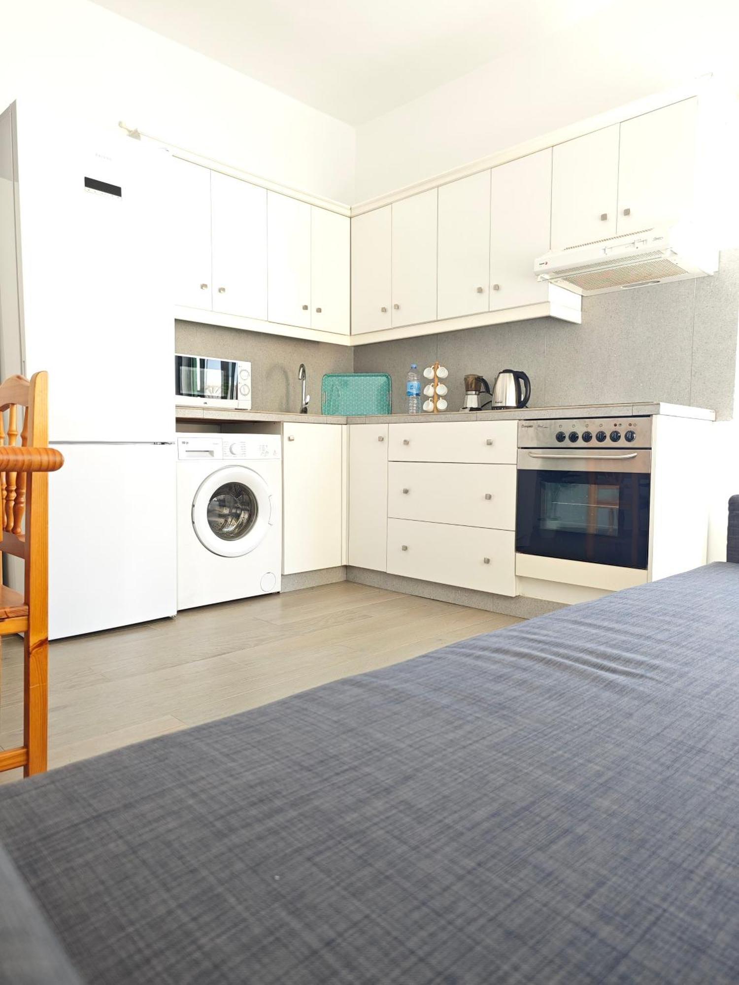 Cozy Apartment In Front Of The Natural Pools El Pris Bagian luar foto